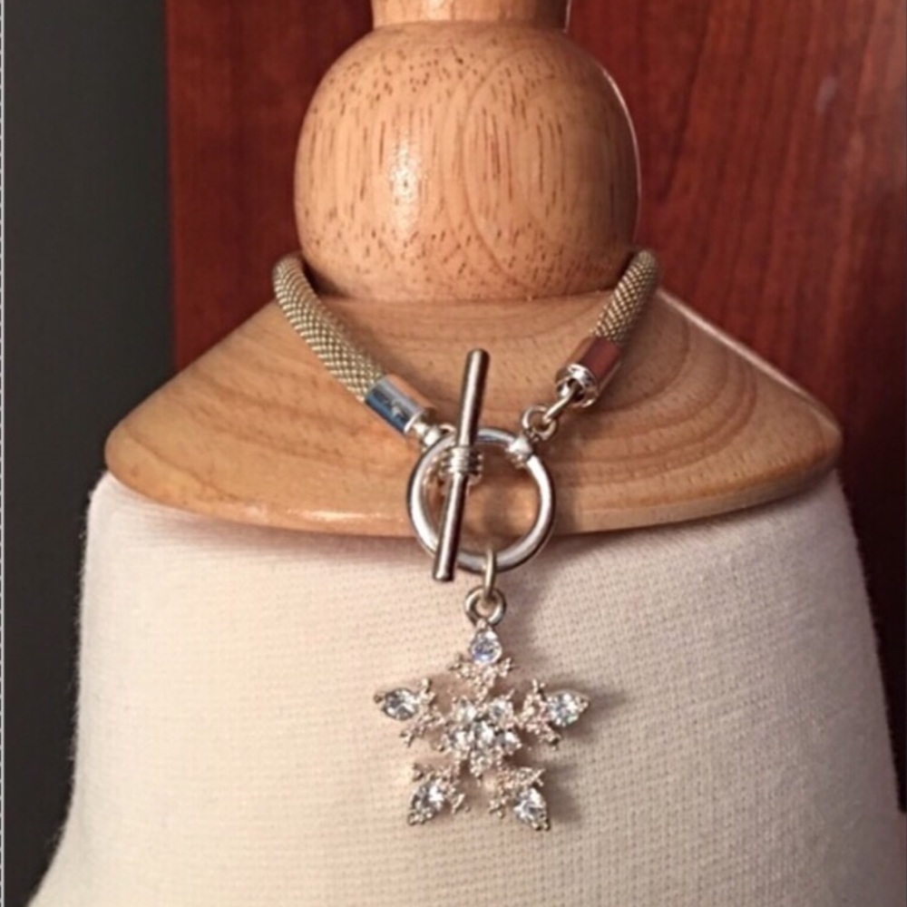 Silver Mesh Snowflake Bracelet - Picture 5 of 5